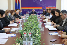 Խիստ վերահսկողություն սահմանել իրականացվող շինծրագրերի որակի նկատմամբ, հետևողական լինել մարզում առողջապահական բարձրակարգ ծառայությունների մատուցմանը. Խիստ վերահսկողություն սահմանել իրականացվող շինծրագրերի որակի նկատմամբ, հետևողական լինել մարզում առողջապահական բարձրակարգ ծառայությունների մատուցմանը.