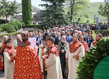 Հարգանքի տուրք՝ Մեծ եղեռնի զոհերի հիշատակին Հարգանքի տուրք՝ Մեծ եղեռնի զոհերի հիշատակին