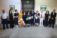 Շնորհակալագրերով են պարգևատրվել գիտության, կրթության, մշակույթի, գրականության ոլորտներում անուրանալի մեծ ներդրում ունեցող նվիրյալներ