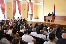 «Լոռու յուրաքանչյուր բնակչի խնդիրը մեր խնդիրն է». Արեն Մկրտչյանը ստանձնեց մարզպետի պաշտոնը «Լոռու յուրաքանչյուր բնակչի խնդիրը մեր խնդիրն է». Արեն Մկրտչյանը ստանձնեց մարզպետի պաշտոնը
