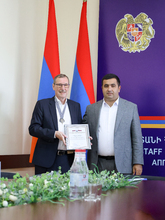 Շնորհակալագիր՝ բարերար Ռայներ Քոզելին Շնորհակալագիր՝ բարերար Ռայներ Քոզելին